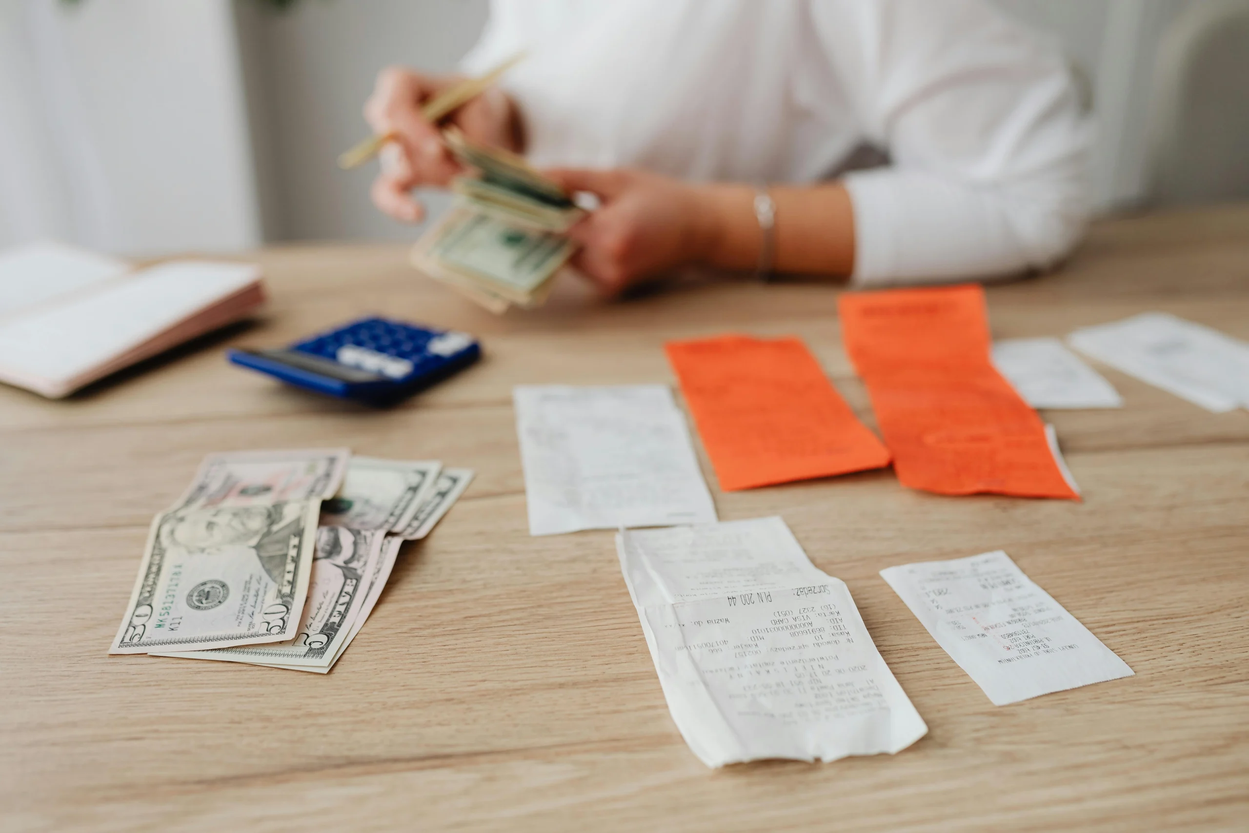 low-cost flight habits for comparing airfare and booking details before purchase