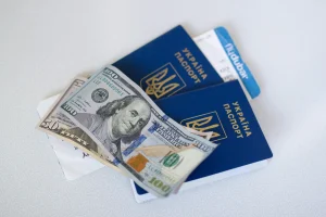 low-cost-flight-habits-with-passport-itinerary-and-booking-notes-prepared-before-confirming-airfare-300x200 8 Low-Cost Flight Habits That Help Travelers Avoid Paying More Than Expected