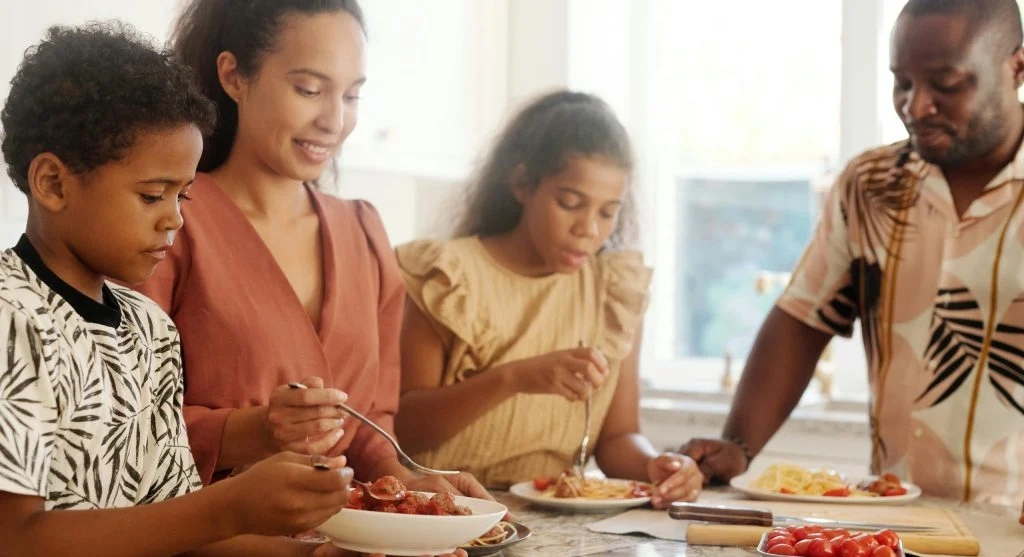 kids eating calm travel meal