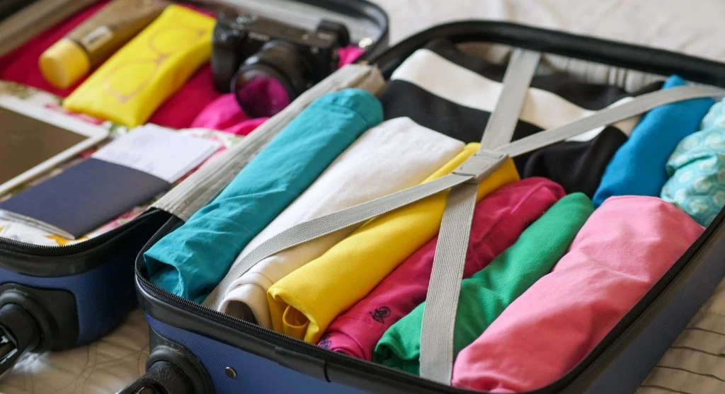 pexels-photo-8212229-scaled 8 Day-Bag Habits That Help Travelers Stay More Organized Between Morning and Evening
