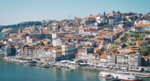 Porto travel guide showing a wide Douro River and skyline view for first-time visitors